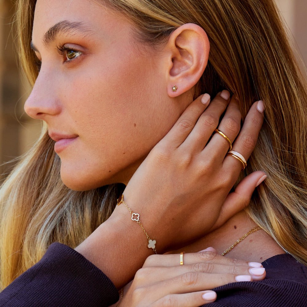 Crystal Daisy Stud Earrings - Beautiful Earth Boutique