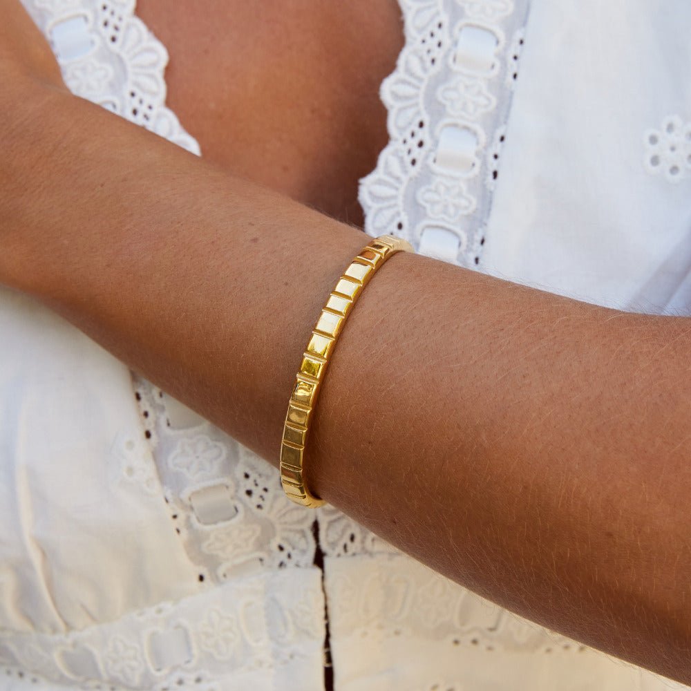 Tasha Ribbed Gold Bangle - Beautiful Earth Boutique